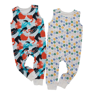 Estilo clássico roupas de bebê personalizar padrão de cor verão sem mangas suspender botão design menina meninos bebê macacão conjunto