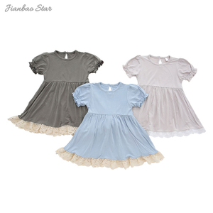 Recém-chegados de fábrica, alta qualidade, lindos babados personalizados, estilo verão, vestidos de bebê de manga curta