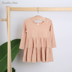 Novidades de fábrica alta qualidade babados atacado 100% algodão inverno vestidos de chá de bebê manga vestidos de bebê vestido de boneca