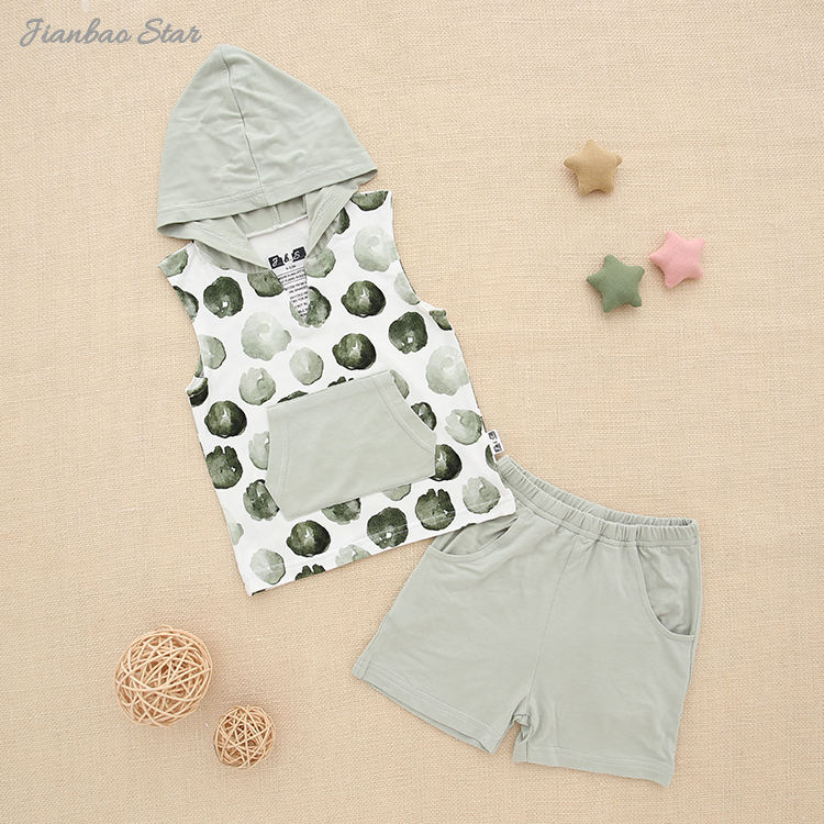 Novo design para roupas de bebê, meninos e meninas, sem mangas, regata com capuz, tops e shorts, conjuntos de roupas para bebês e crianças