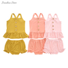 Conjunto de roupas de verão para meninas, novo e quente, com alça de ombro, tops e lindos shorts com babados, roupas de bebê de malha de bambu
