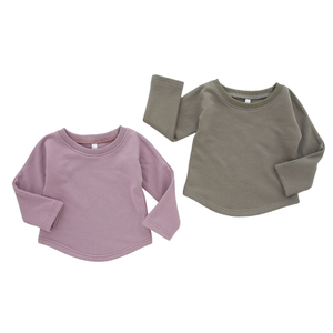 Roupa clássica de estilo solto atacado cor sólida pijamas de bambu algodão manga longa camiseta OEM design personalizado roupas de bebê crianças