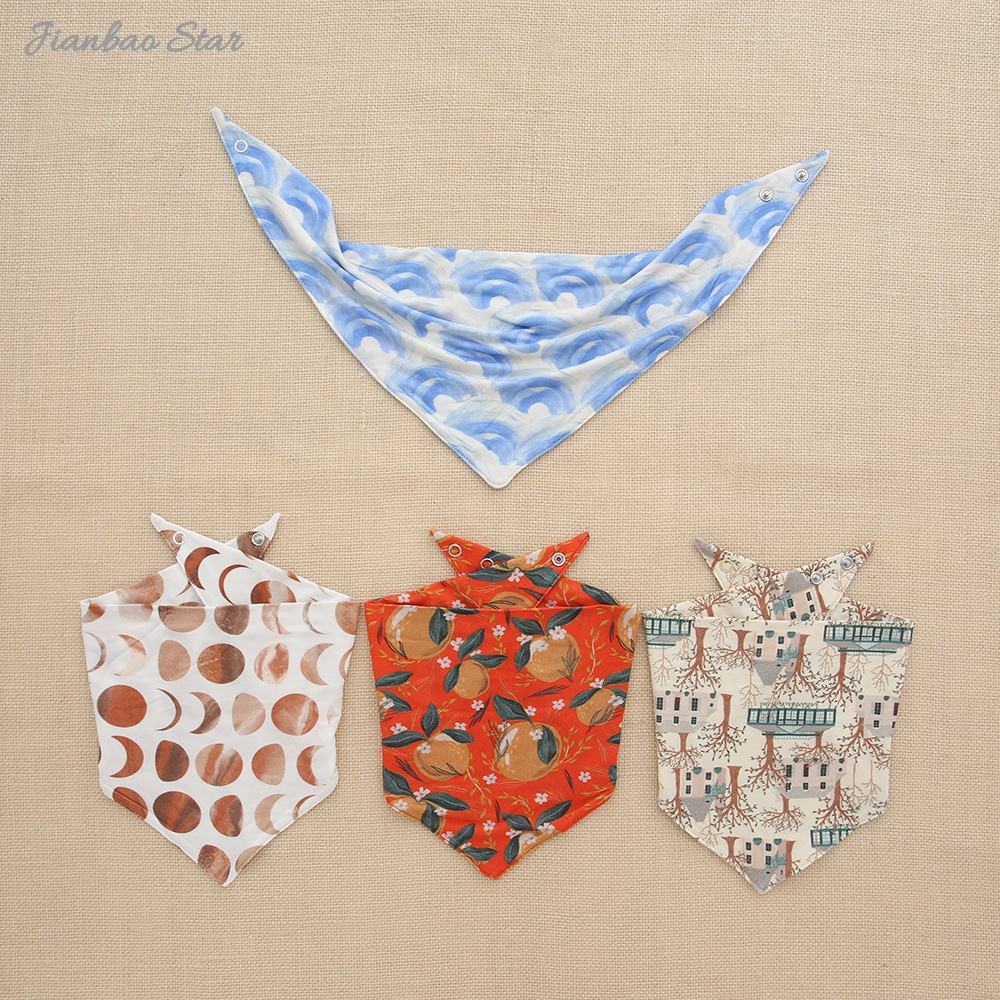 Babadores de bebê 100% algodão direto da fábrica, babadores fofos personalizados, venda quente, fácil de limpar, avental fofo, babadores triangulares