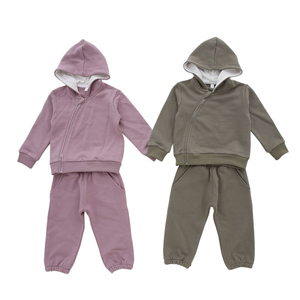 Conjunto de roupas de mangas compridas, tops de malha de bambu e elastano e conjuntos de roupas curtos de 2 peças com design de botão de abertura