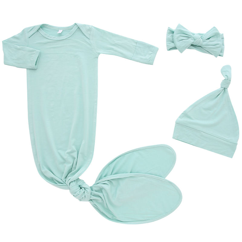 Uma série de pijamas de bebê mais vendidos, conjuntos de 3 peças para bebê e gril, macacão com design de gola envelope com faixa para cabeça e chapéu