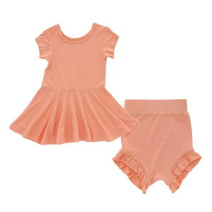 Vestido infantil feminino com estampa de flores e cor sólida, conjunto de vestido e shorts de manga curta com babados e design lateral
